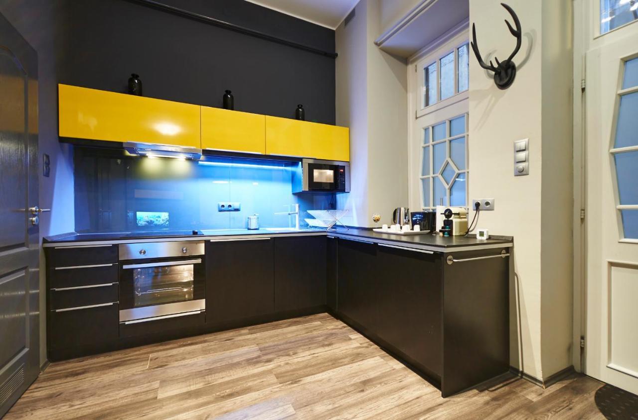 Central Location Yellow-Black Apartment Budapest Exterior foto